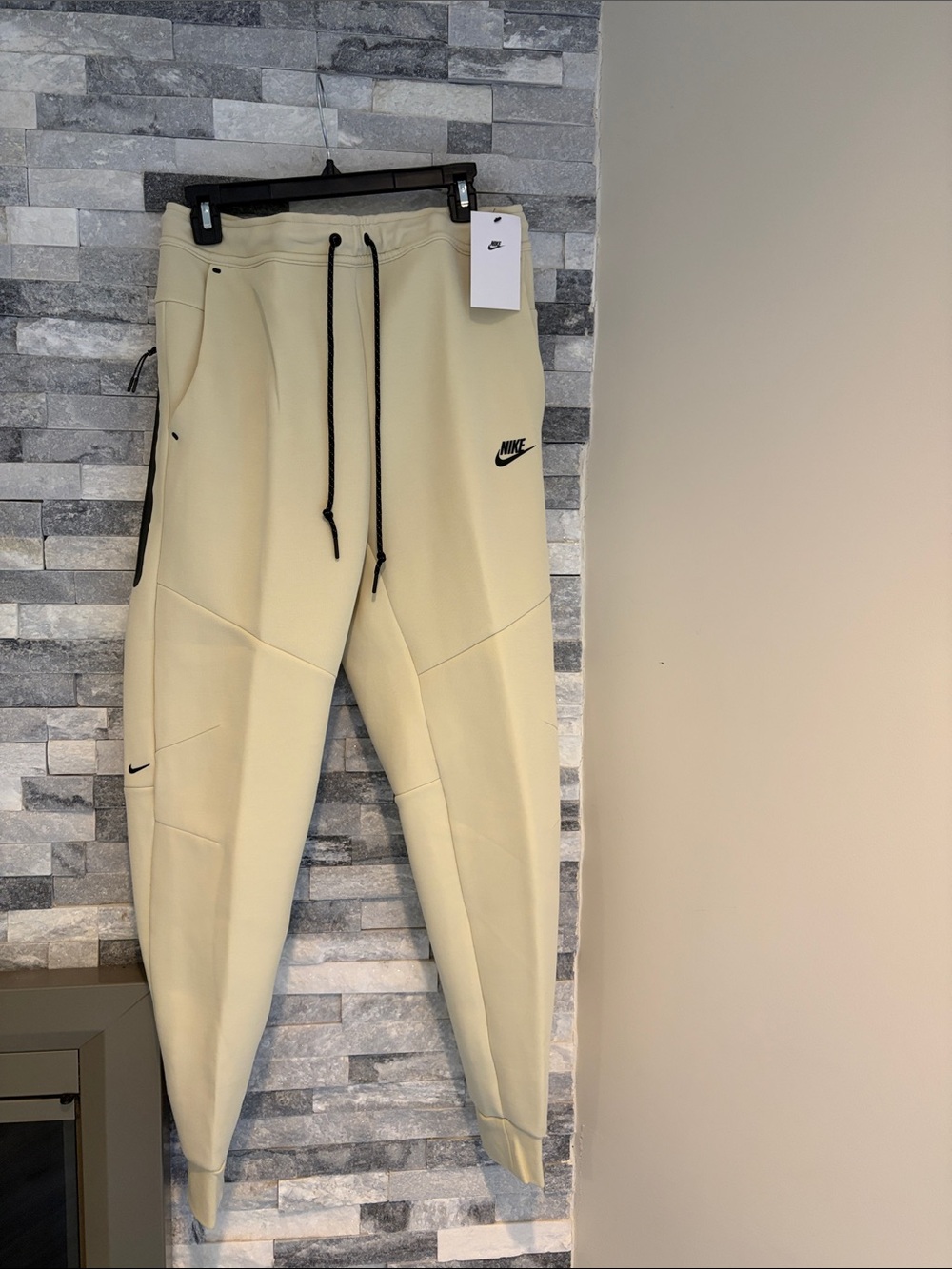Nike tech men's joggers new with tags